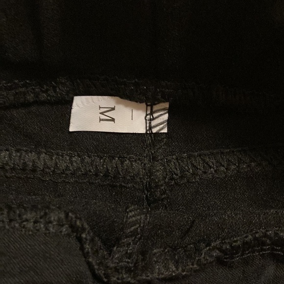 Size Med Distressed  Women’s Leggings with pockets  Lenght 24 New - Picture 5 of 5